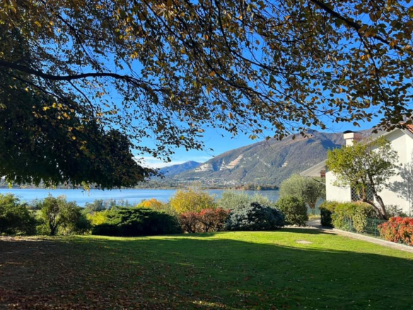 Villa con casa del custode, unica!