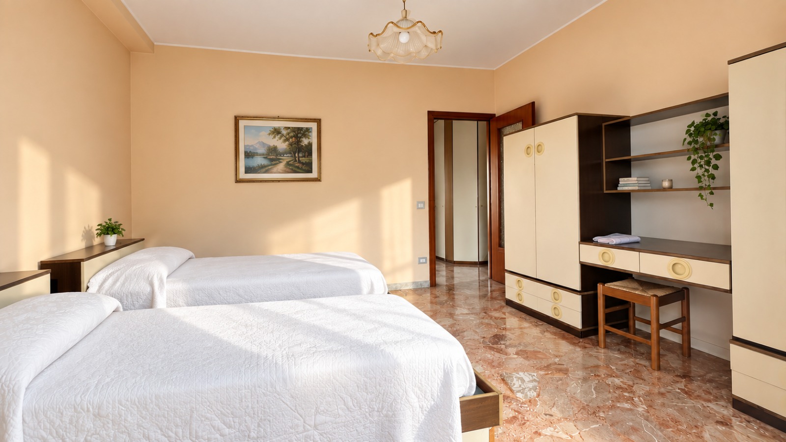 LECCO AMPIO TRILOCALE CON TERRAZZO