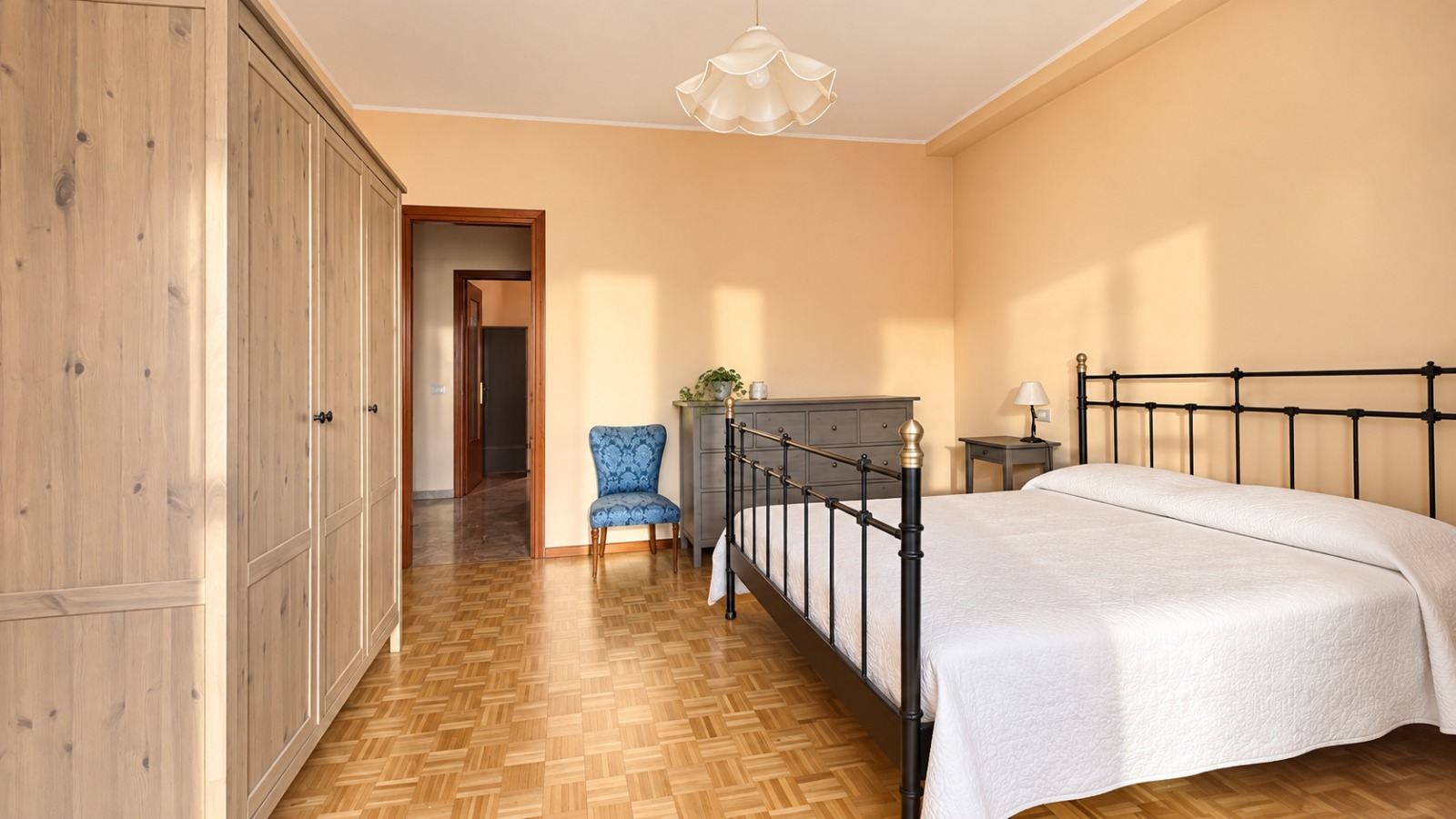 LECCO AMPIO TRILOCALE CON TERRAZZO
