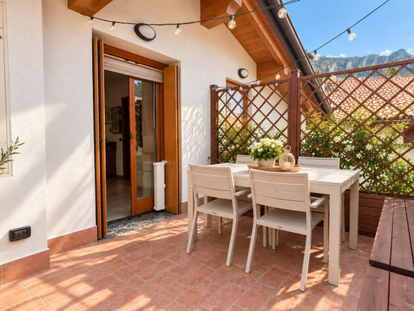 BALLABIO TRILOCALE CON TERRAZZO